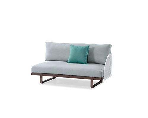 28094b1 sofa.jpg