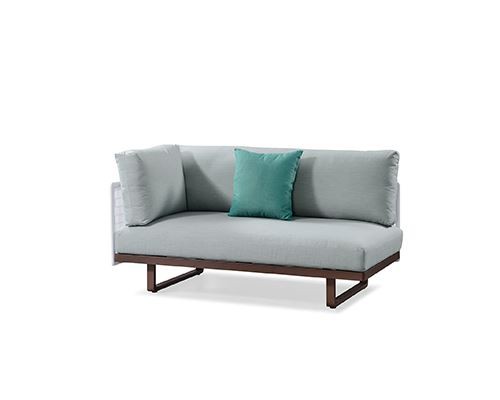 28094b3 sofa.jpg